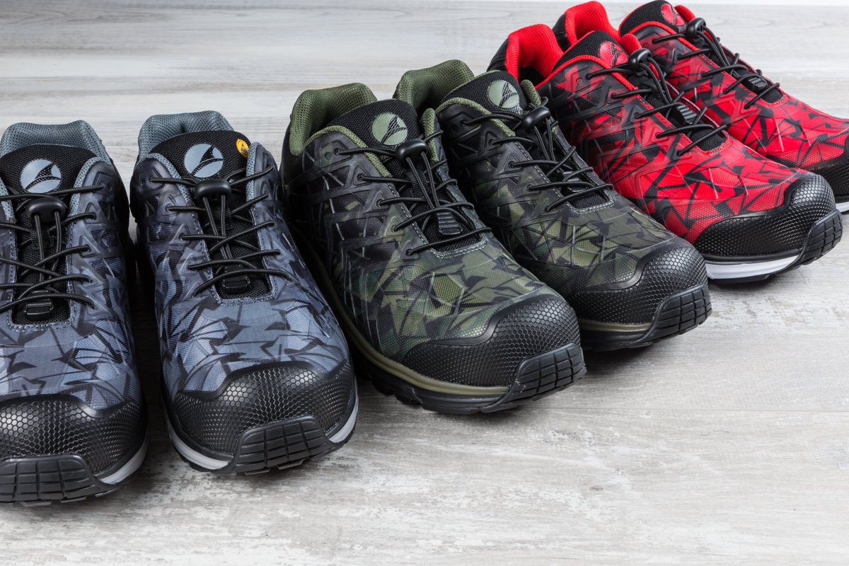 Wear2work's tweet photo. Wat zijn de voordelen van veiligheidsschoenen zonder veters? Je leest het in ons blogartikel! https://t.co/gbbV2K8uOE #werkschoenen #work #safetyshoes https://t.co/ILyGNCv4Zg