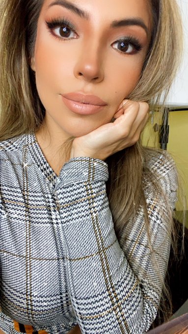 Can&rsquo;t believe I got to work w Armani Beauty !!!!! @armani https://t.co/xslr7kw21k<a href="/tag/selenaquintanilla"class="tags"><span>#selenaquintanilla</span></a>