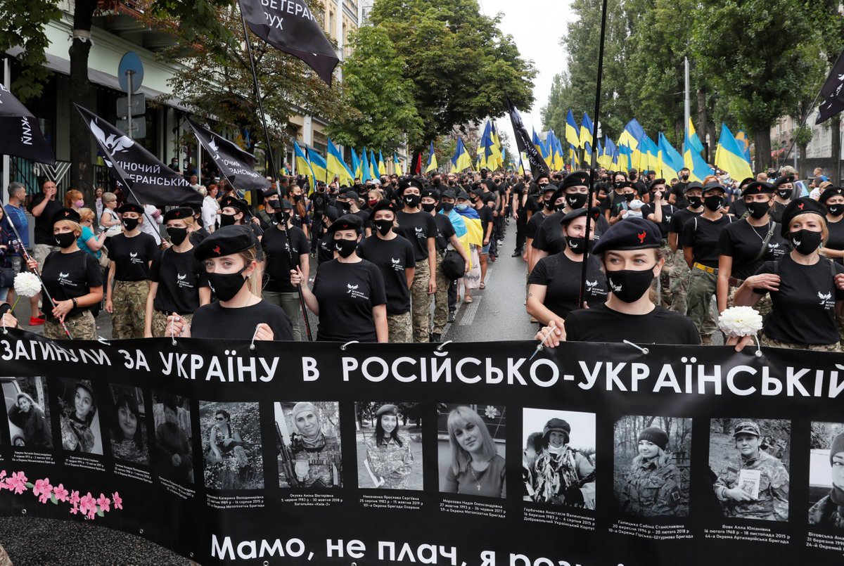 час збирати каміння tweet media