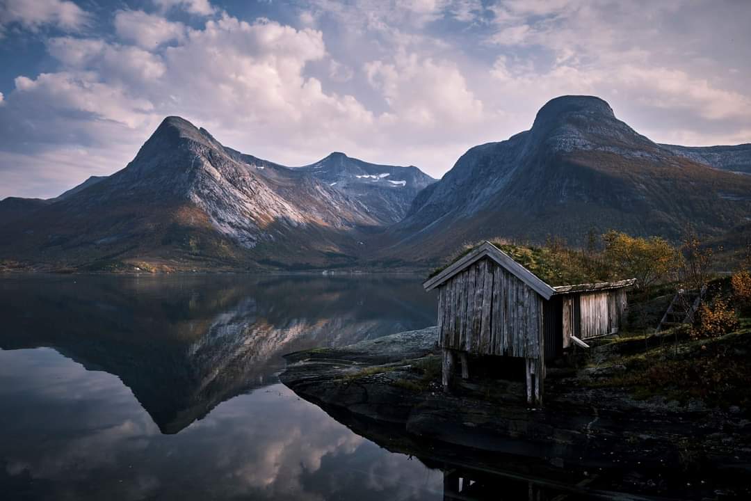 elusive_moose's tweet photo. Wow 😍 A nice autumn day in Gildeskål, #Nordland © Rune Mattsson #Norway #wanderlustwednesday @Northern_Norway https://t.co/jgLaXMmMwd