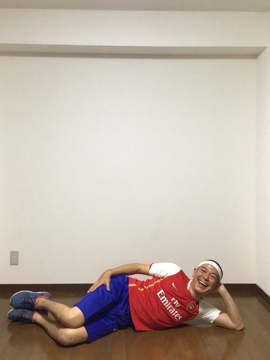 おたまじゃくし中西 On Twitter 今日の一変化 体育祭でクラスの集合写真撮る時 絶対センターで寝転ぶやつ 地味ハロウィン 体育祭 ものすご足速い 最後のリレー大活躍 野球部 彼女募集中 おんぶもお姫様抱っこも体育祭プリもやりたかった 顔で笑って心で