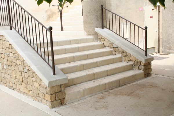 GroupeFabemi's tweet image. [#Inspiration] La gamme #CALADIA, en béton avec un aspect vieilli et patiné, propose aux urbanistes, aux concepteurs et aux décideurs municipaux une gamme de produits parfaitement adaptés aux contraintes urbaines, en zones piétonnes comme en zones circulables.
@Fabemi