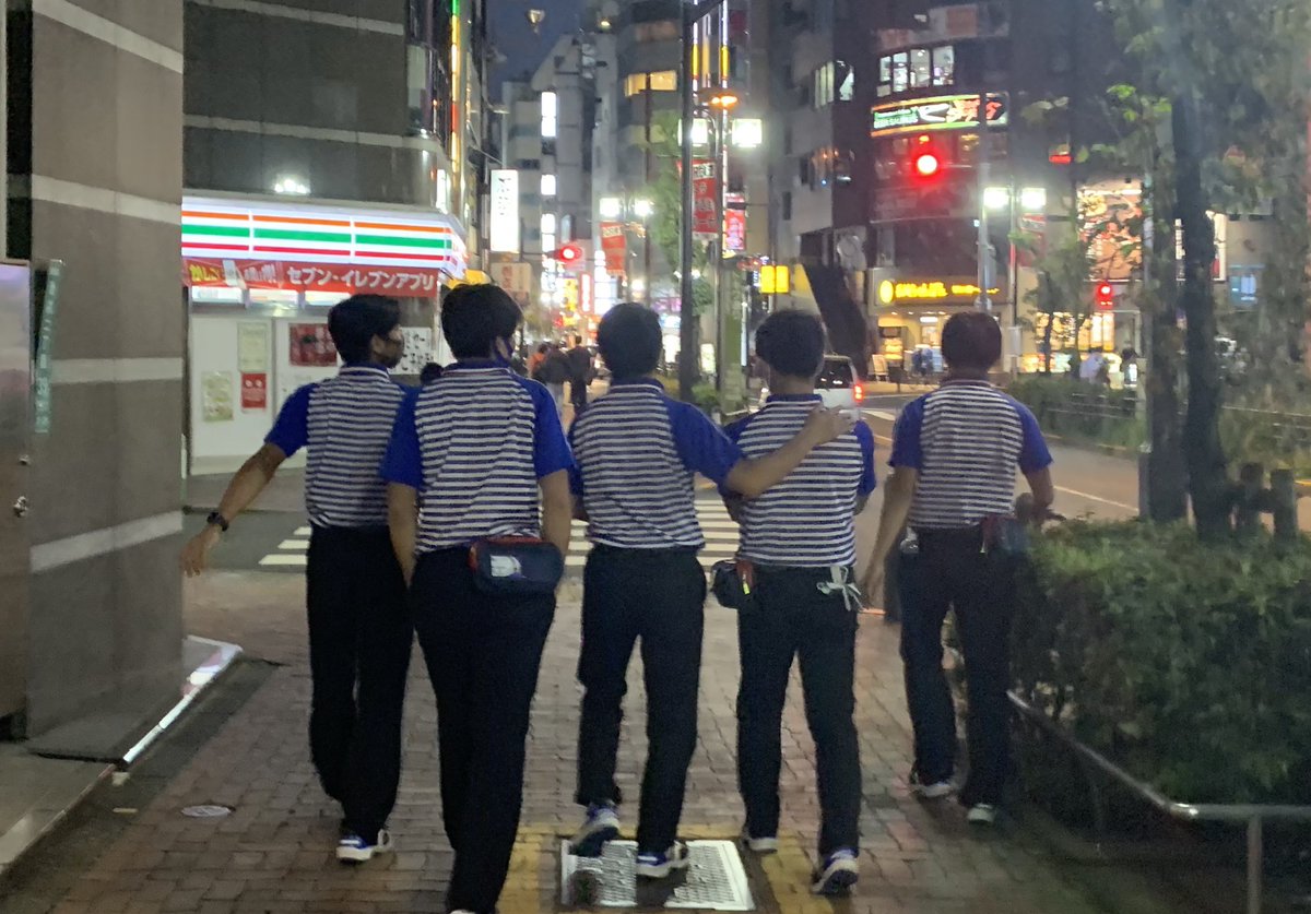 街で見つけた佐川集団が 青春ぽくてちょっと泣ける 青春をお届け 全国制覇できそう アルマゲドン感 Togetter
