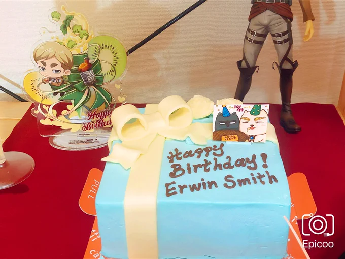 今年のエルヴィンの誕生日ケーキはこちら??✨✨✨
エルヴィンカラーが映えるし美味しかった?

#エルリのエルヴィン生誕祭
#エルリのエルヴィン生誕祭2020 