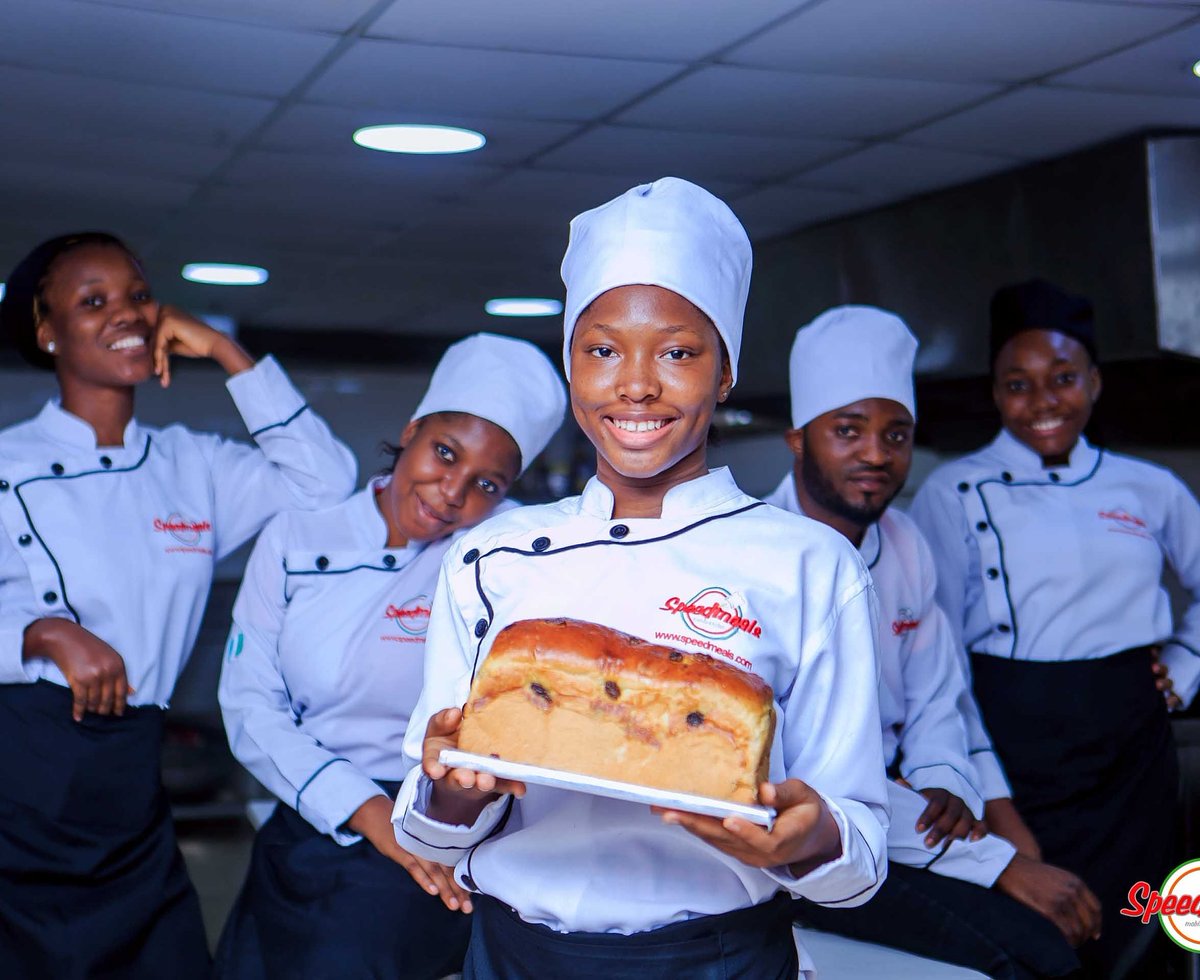 SpeedMeals's tweet image. Good Morning Fam🥰🥰🥰Here's our Bakery Session,it is important to know that this is one of the benefit of learning @ SPEEDMEALS Kitchen you get to know everything when it comes to CATERING👌..............@ SPEEDMEALS kitchen can only be an Entrepreneur when we're all O#EndSARS