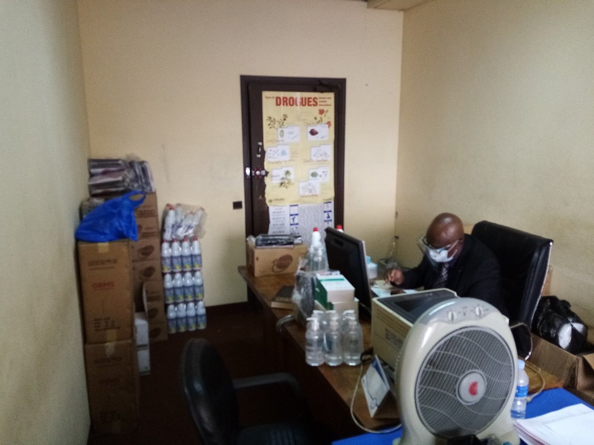 UNODC_PTRS's tweet photo. In 🇬🇳, the @UNODC_PTRS Mentor with @UNAIDS_CI & @Santeci support continuity of #SUD #treatment and care services through procurement of #PPE🧼😷to prevent the spread of #COVID19🦠
#SDG3 #AccessForAll #EachPersonCounts
@cildsn @CecileP @UNODC_WCAfrica https://t.co/EDCnePyCKv