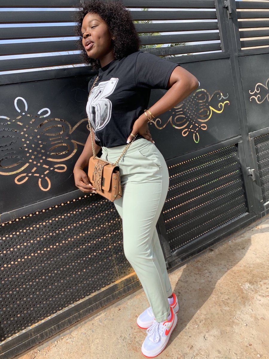 AdjoaElle's tweet photo. It’s my birthdayyy🎉🎉🎂🎂🎂 Happiest birthday to me🎂🙏🏾 https://t.co/6r0l8yLr52