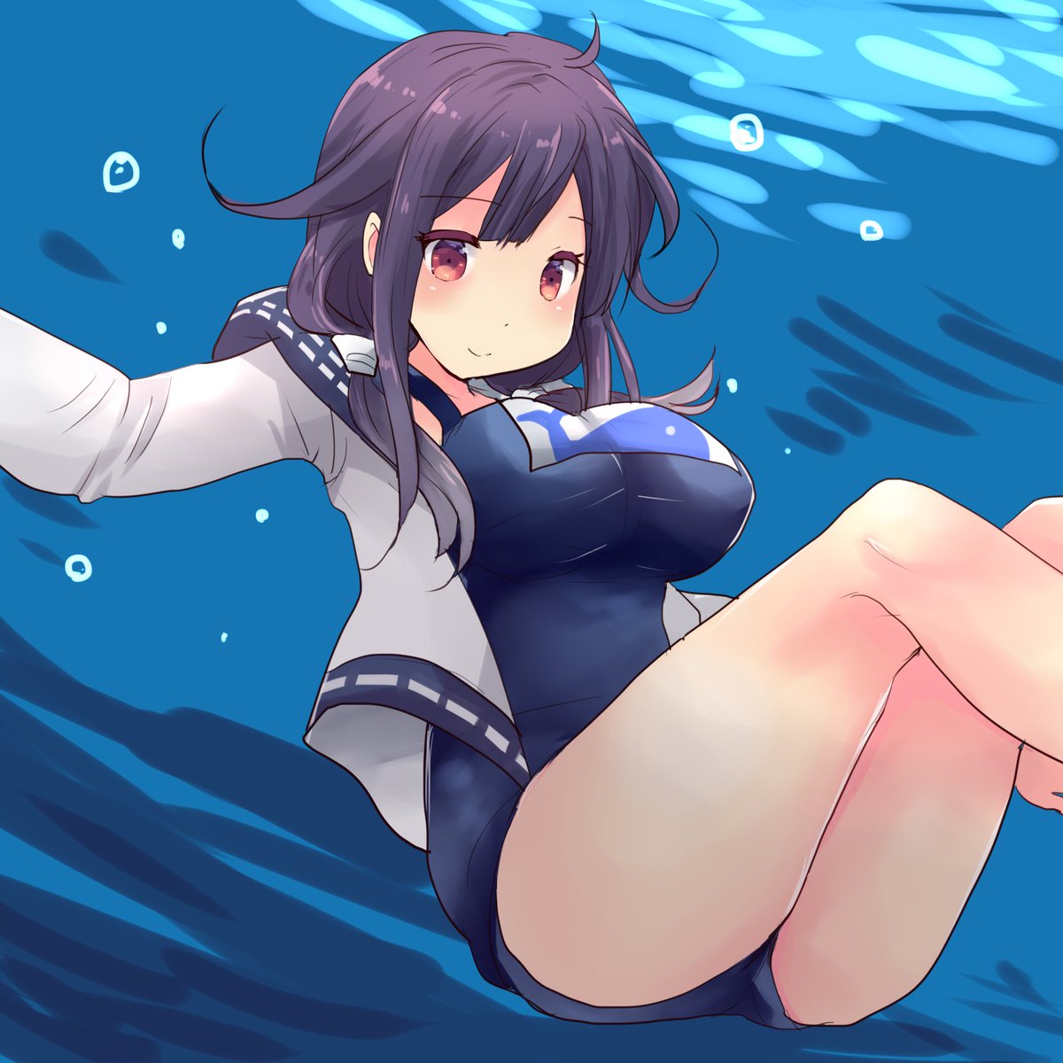 海自の次世代潜水艦が進水すると潜水母艦・大鯨がスクール水着を着せ 
