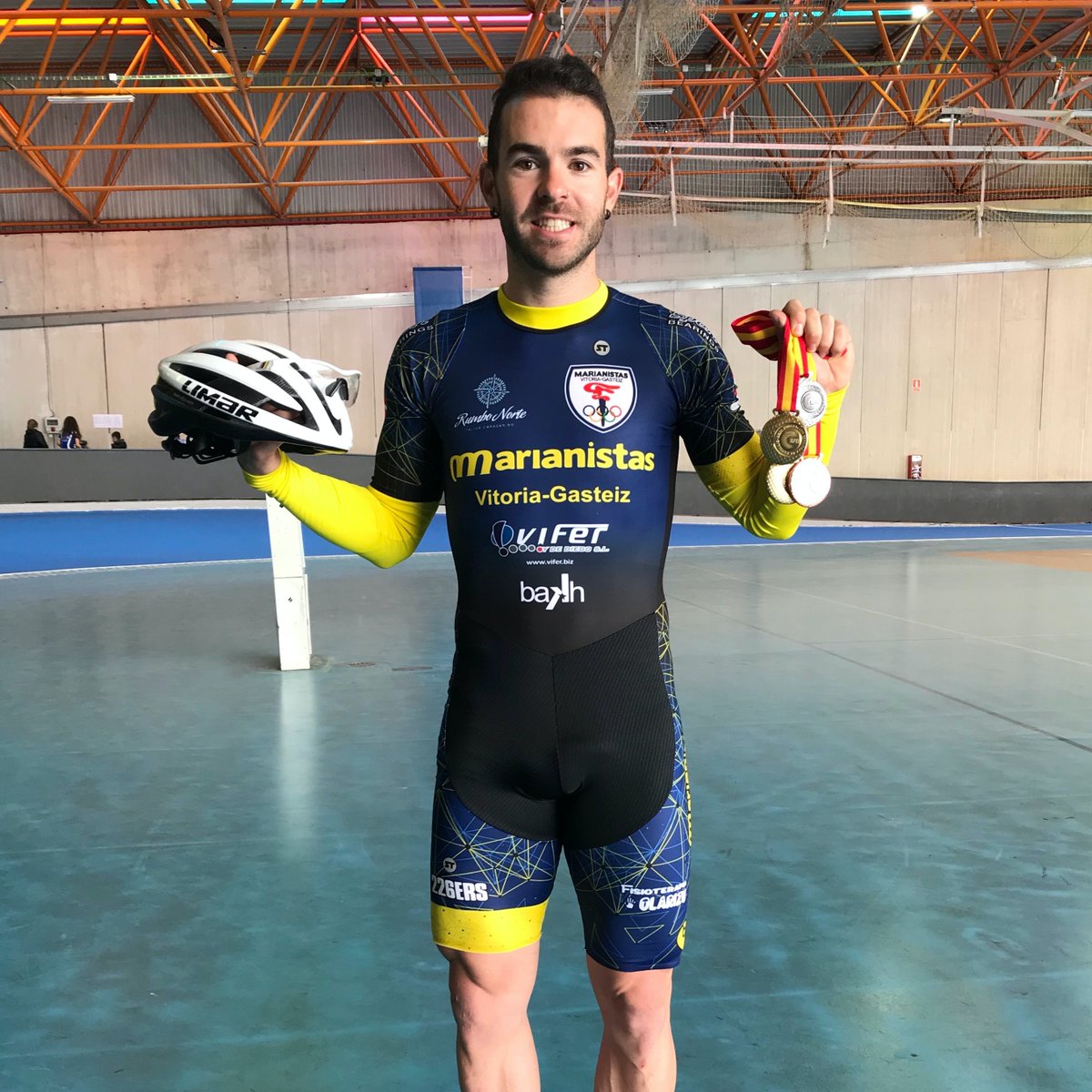 ESTE SÁBADO... 🔝⛸
¡PATINAJE CON PATXI PEULA!

💚🍃 De 10h🕙 a 11h30🕦... ¡aprendre junto al patinador gasteiztarra que ha logrado más de 3⃣0⃣ medallas de ámbito europeo🇪🇺 y 2⃣ oros en Campeonatos del Mundo🌍!

😍 ¡Reserva AHORA MISMO tu plaza!
👉 bit.ly/17OPeulaVGN