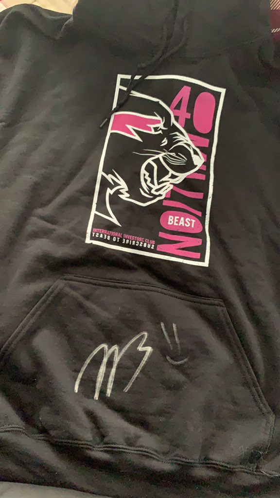Valorant_Chad's tweet photo. @MrBeastYT so I got a package last night :) https://t.co/EfHGFB7m3c
