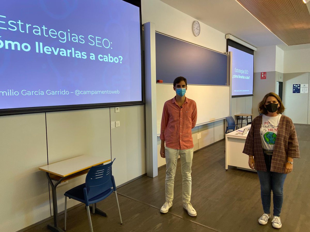 LoyolaAnd's tweet photo. Hoy nos visita nuestro alumni Emilio García de @CampamentoWeb. Todo un referente para nuestro alumnado. En clase con @PilarCastroGlez nos habla sobre estrategias de SEO. Bienvenido a tu casa!! https://t.co/ntdiTcH1kl