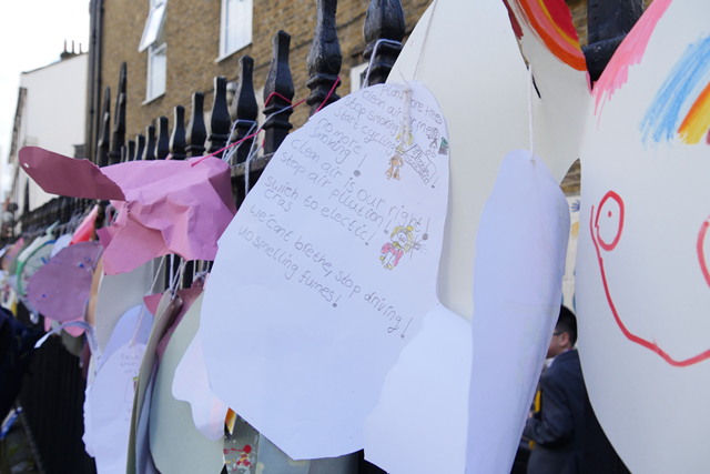 CarolineRussell's tweet photo. Fantastic work by pupils and staff at @BrecknockSchool for #cleanairday last week. 👏👏👏
Children know we need:
🌿less driving
🌿more walking and cycling
🌿clean air 
for their health and everyone's. So let's all play our parts. https://t.co/5QDTKUqjxV