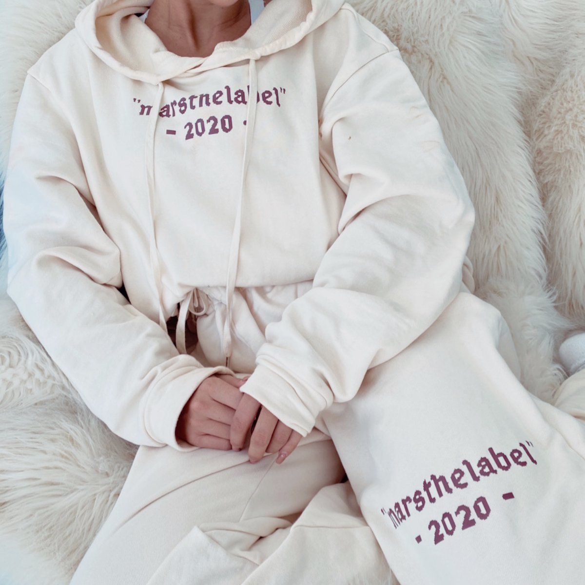 WIN THE FIT 🤎🪐

Wanna win our favourite fall look? Of course you do! 💭✨

Here’s how: 
Follow us on Twitter 🐥
RT this tweet 👇🏽
Tag a bestie who would LOVE this too 👩🏽‍🤝‍👩🏼

Competition closes in 48 hours - GOOD LUCK💸 (Open worldwide 🌏⚡️)