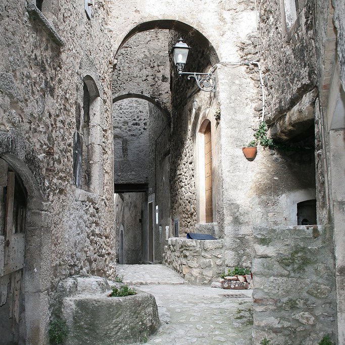 Fondoambiente's tweet photo. In equilibrio tra montagna e mare.
Questo è l'#Abruzzo, regione perfettamente suddivisa tra una parte montana e una più collinare, verso il mare.
Scopri i luoghi aperti da #fondoambiente il 17-18 ottobre per le #giornateFAI https://t.co/hAotXEdMdE
#ricordiamocidisalvarelitalia https://t.co/n3XQu9OKYj