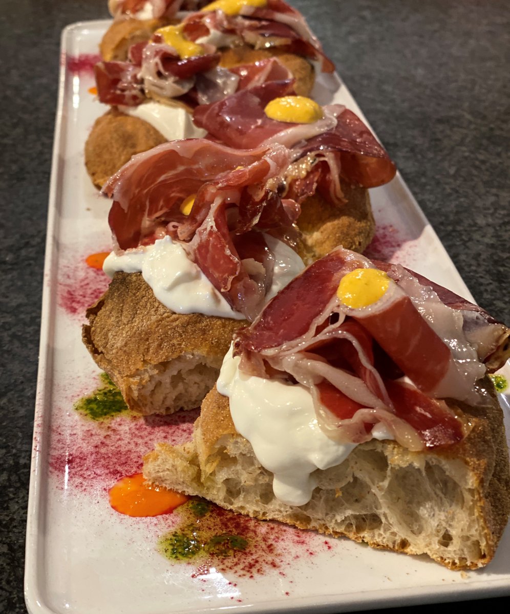 leonedorobg's tweet photo. Scrocchiarella Patanegra

Stracciata di bufala, Patanegra Jamòn Iberico, Crema di peperoni dolci

Vieni a gustarla a Leone d'Oro di Telgate.
Prenota il tuo tavolo su https://t.co/iCLTfQRnBr
.
.
.
#illeonedoro #scrocchiarella #pizzagourmet #ristoranteitaliano #Telgate https://t.co/kQDWtZtd1c
