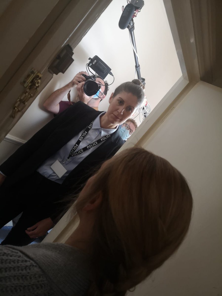 VVEllis's tweet image. Yesterday @OliviaBMurph and I shot a procedural style showreel scene, with the lovely team from @SceneForScreen 
Great to be on-set again. 
Felt 100% CV-19 safe. Well directed and supported! 
#ThankYou
#actorslife #filming