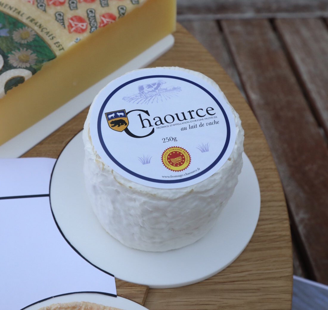JeanROTTNER's tweet photo. Paroles superbes d’un éleveur - producteur de @Chaource_Aube : « je transforme de la terre en fromage. Je suis un magicien de la vie ! »

Quand les agriculteurs expriment leur fierté !!! Ils deviennent poètes ! 

@10Fdsea @FNSEA @ChLambert_FNSEA @Maximin51 https://t.co/d4HVCLMpYy