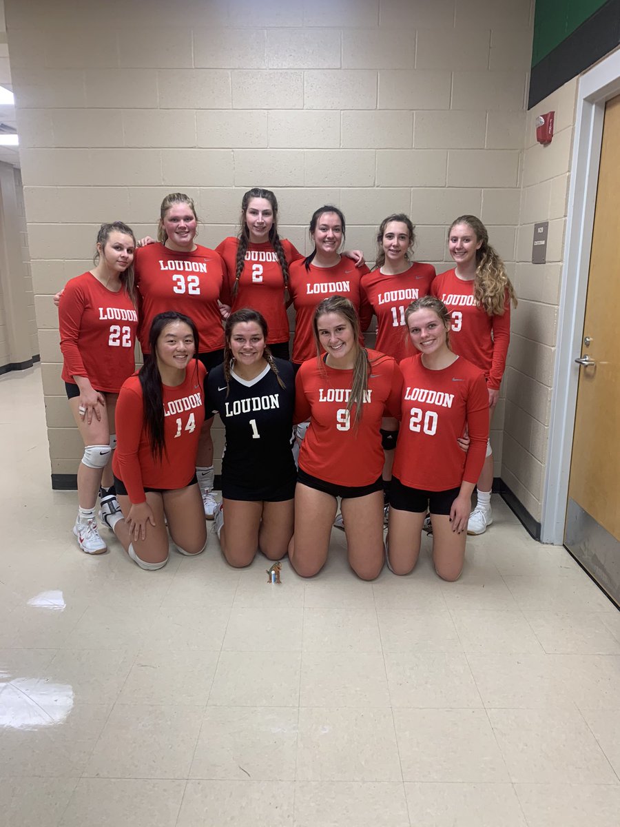 Lady Red’s season ended a bit sooner than we would’ve liked last night in a 1-3 loss to Hixson, but these girls should be nothing but proud of their successful season. Seniors, thank you for your dedication to this team! #YesMaam #LadyRed 🏐🤍❤️