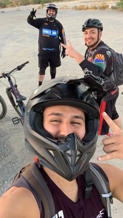 rportuanto's tweet image. Thiccc boy sighting #ThicccBoysBikeClub #ArizonaChapter @BrendanSchaub