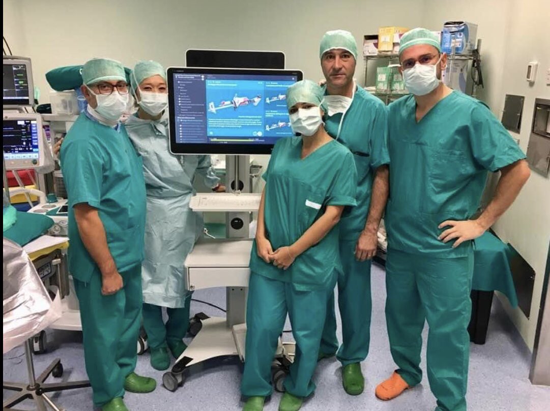 New frontiers in orthopaedics🚀Gennaro Pipino Professor of Orthopaedics and Traumatology at UCM Malta🇲🇹 and Swiss🇨🇭Ludes Lugano Campus, and its staff performing a #prosthetic surgery of the knee using #SPI Digital Surgery😃💪
#bachelor #physiotherapy #physiotherapystudent