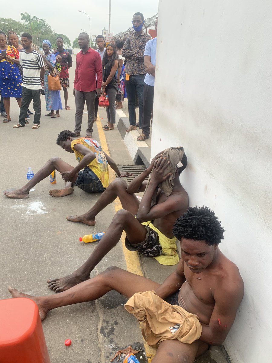 Crhedrys's tweet photo. GUYS!!! THEY SENT THUGS TO COME AND ATTACK US AT ALAUSA. 

WE HAVE CAPTURES AND CONTAINED ALL THE HOODLUMS. WE DEY PARA 💪✊
PASS IT ROUND #SARSMUSTEND #EndSWAT https://t.co/gXODBDrJiO