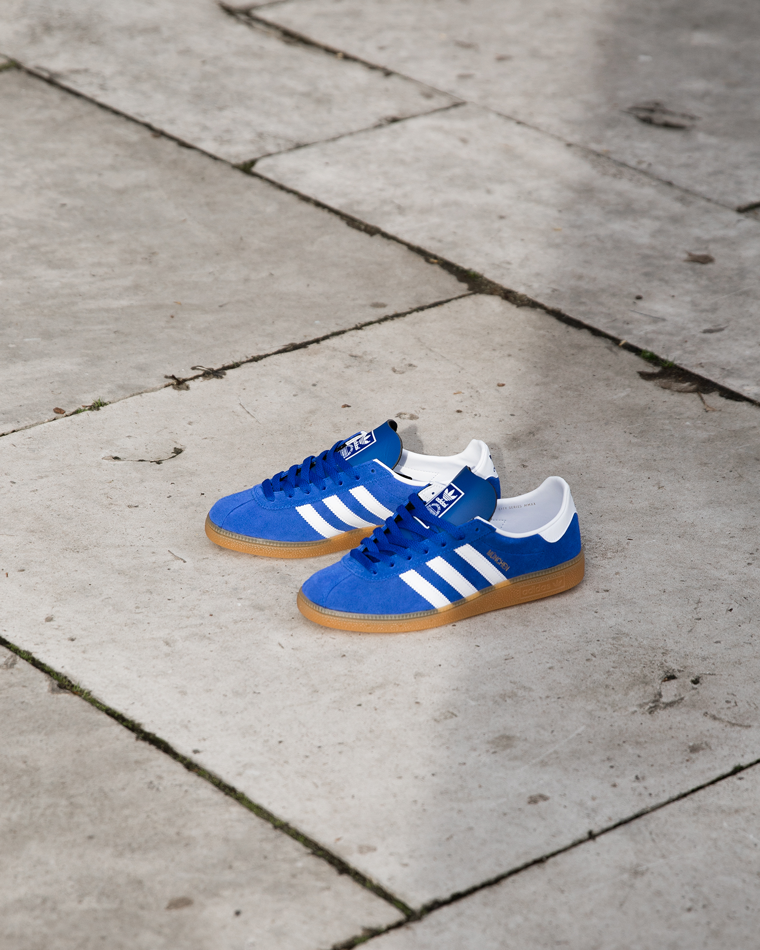 club Derecho monitor Footpatrol London on Twitter: "adidas München 'Royal Blue/Cloud White' .  Launching in-store and online on Saturday 17th October (Available online  from 08:00AM BST), sizes range from UK6 - UK12, priced at £85. #