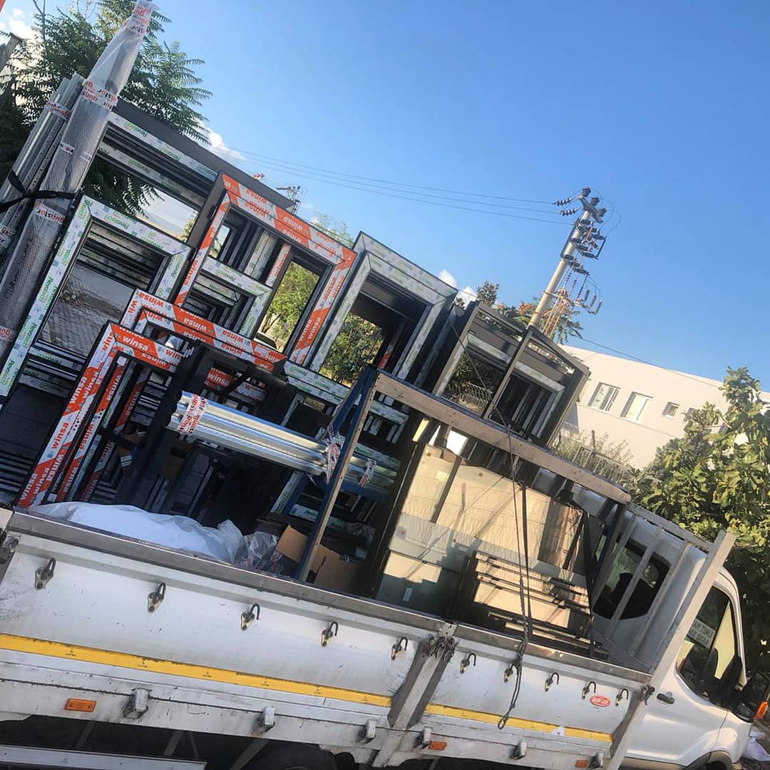 gunpentr's tweet photo. #Bayilerimize gitmek üzere yola çıkan Winsa #Hebeschiebe #Revotech doğrama sevkiyatımız #GünpenÇalışıyor
#HayataGünpendenBak #Winsa #Pencere #CamOda #CamBalkon #WinsaCamlamaSistemleri #Günstor #OtomatikPanjurSistemleri #KatlanırSürgülüCamlama #SizİsteyinBizYapalım #Since1992 https://t.co/xhdpukc6iu