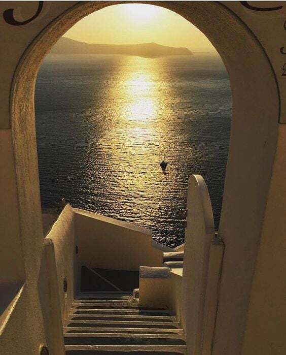 santorininet's tweet photo. #spectacular #sunset https://t.co/PrJxIfMOTA