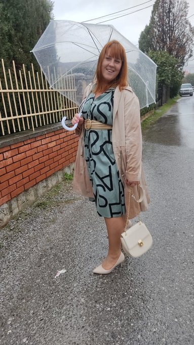 It rains all day and the mood is a little romantic. https://t.co/txFlv6DVLx