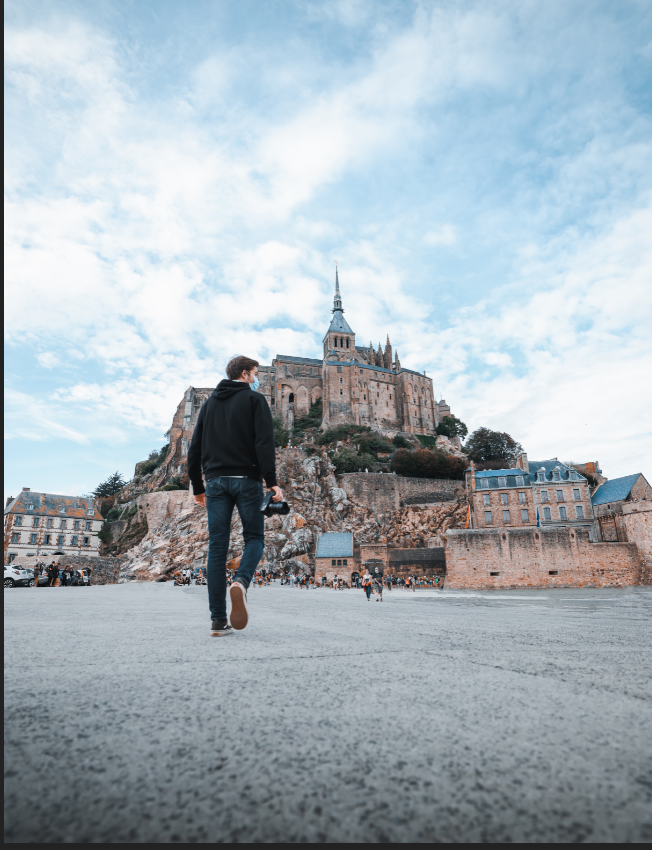 #JeudiPhoto

Le vidéaste 🎥Benjamin Mollier a fait étape en <a href="/RegionNormandie/">Région Normandie</a> 

Rendez-Vous le 19 octobre pour visiter <a href="/lehavreetretat/">Le Havre Étretat Tourisme</a>, #MontSaintMichel et d'autres sites @Normandie 

L’occasion de découvrir des sites #4GOrange inattendus et insolites

📸reseaux.orange.fr/actualites/4g-…