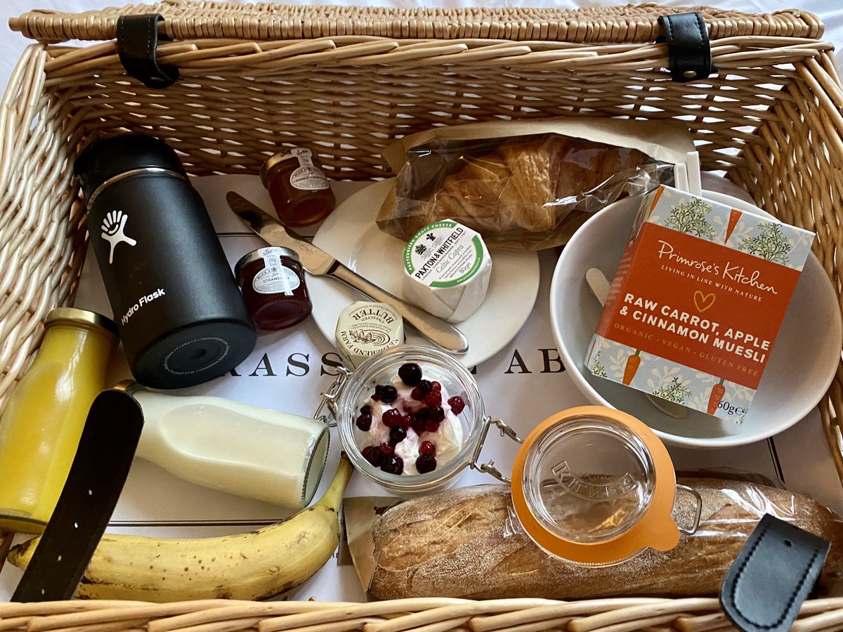 My tour movie will be called ‘In Bed With Ma’basket’ and yes that is a freaking stained glass window, mama! <a href="/abodehotelsuk/">ABode Hotels</a> <a href="/ABodeGlasgow/">ABode Glasgow</a>