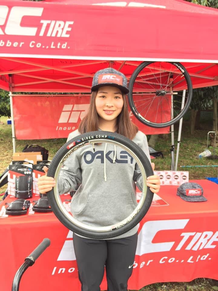 irctire_bike's tweet photo. 【BMX全日本選手権
iRC TIREサポートライダー出場選手】

--女子エリート--
◆丹野夏波 @kanamitanno 
(2019年 女子エリートチャンピオン)
◆瀬古遥加 (社員) @harukaseko119 

--24インチ 40+ --
◆北川大介 @dsk24 

--24インチ 50+ --
◆筧太一 @BucyoCoffee 

#ircbikejp https://t.co/jZUGL4ubry