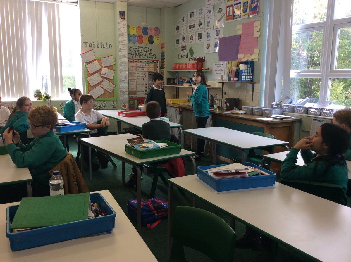 Springwood_Prm's tweet image. #springHarlech are identifying features of a newspaper article during today’s lesson. We are working extremely hard and are learning how to become independent, capable learners.