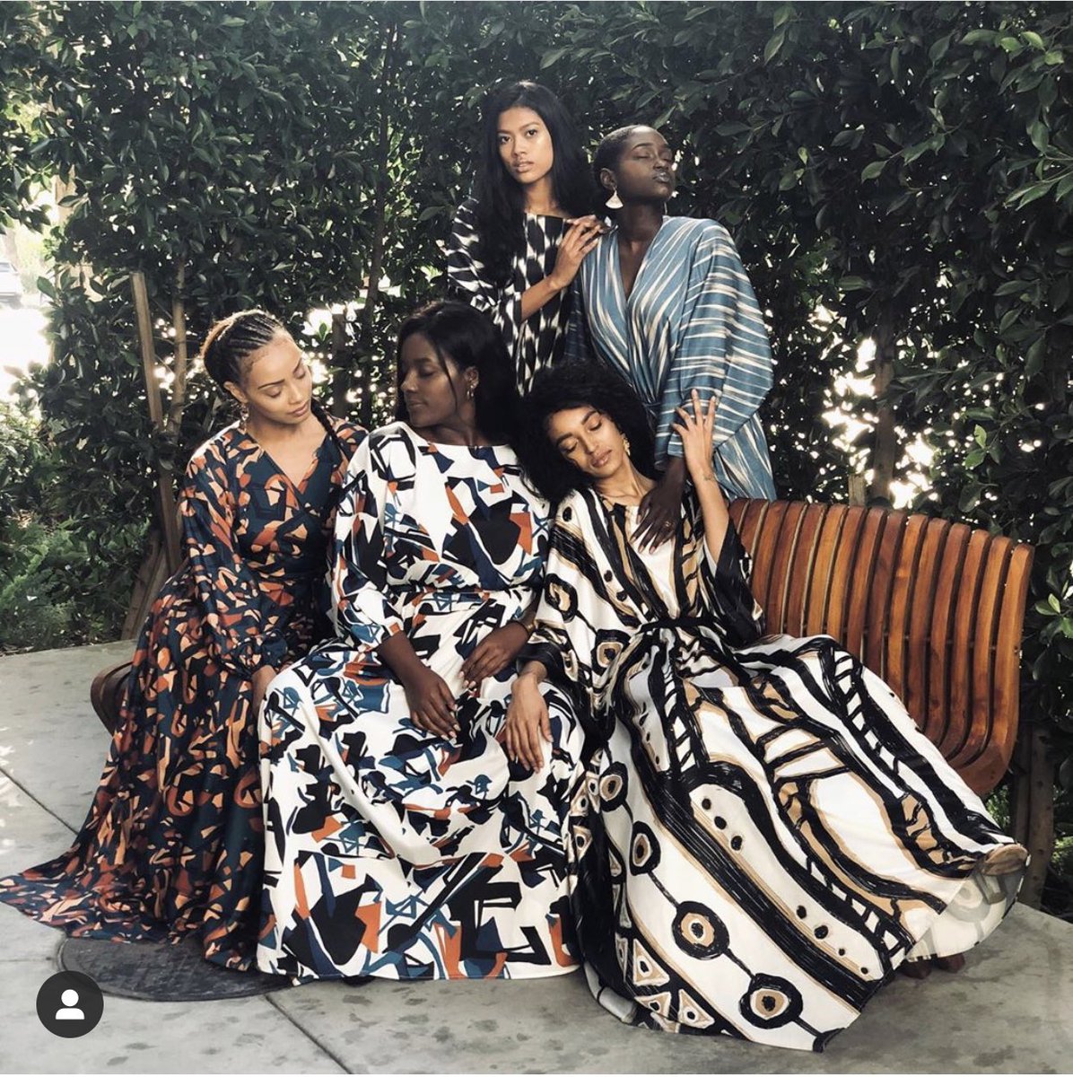 mouss__M's tweet photo. #GenerateConsciousCreation 

Tous ces imprimés sont réalisés à partir d’équations mathématiques, son coeur de métier @thediarrablu https://t.co/oXQOeaCxFY