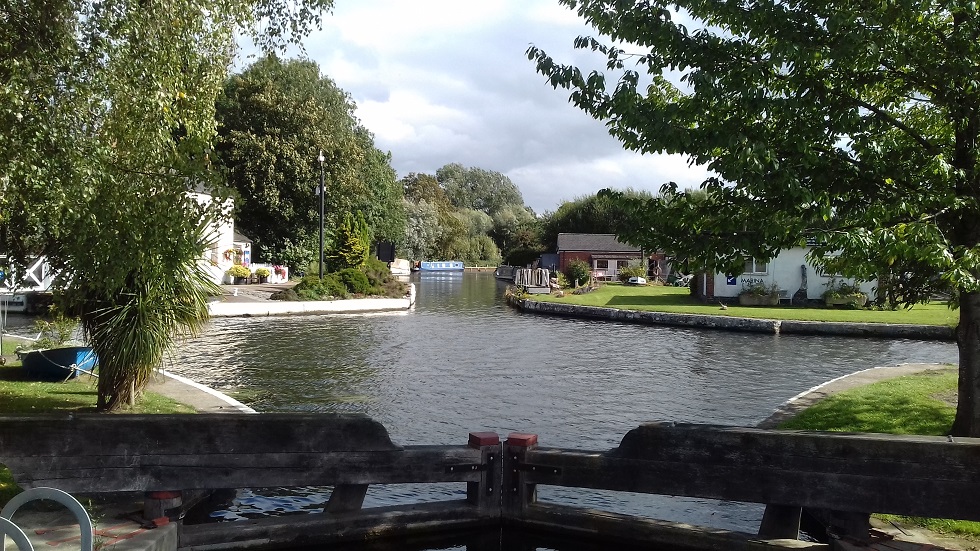 On a roll here - congrats also go to Saul Junction, an historic waterways intersection on the Gloucester &amp; Sharpness Canal and Stroudwater Canal. for achieving  <a href="/GreenFlagAward/">GreenFlagAward</a> A haven of tranquillity far removed from the busy crossroads it once was canalrivertrust.org.uk/places-to-visi…