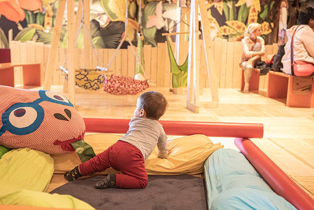 universcience tweet media