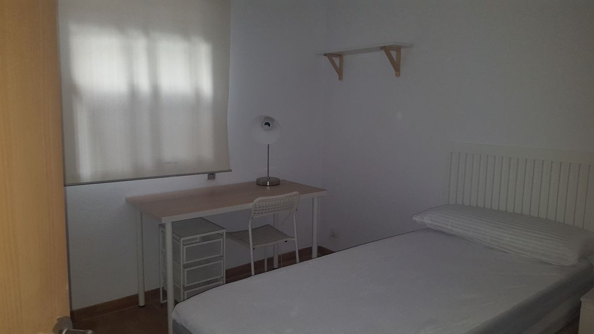raquelba97's tweet photo. Se busca compañera de piso en SEVILLA (zona Plantinar), al lado de Viapol y de la US. 255€, agua e Internet incluidos. Se agradece difusión ✨ @Iciardelrio https://t.co/sLOJXCHJEE