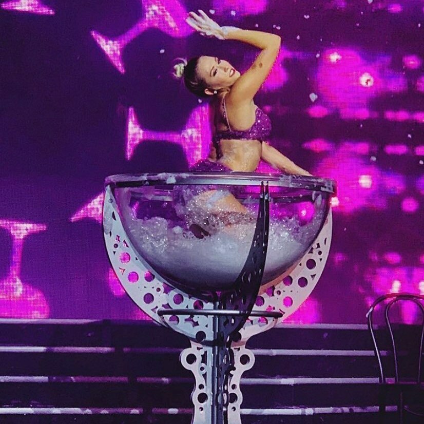 eplusproduction's tweet photo. People will stare...make it worth their while- Harry Winston 💜💦💜💦 Entertainment concepts, virtual events, live events, creative direction, sound, lighting, video, streaming, custom costuming, choreography, casting... big or small... We do it all... We are ENTERTAINMENT. … https://t.co/1WCdnTo4Yl