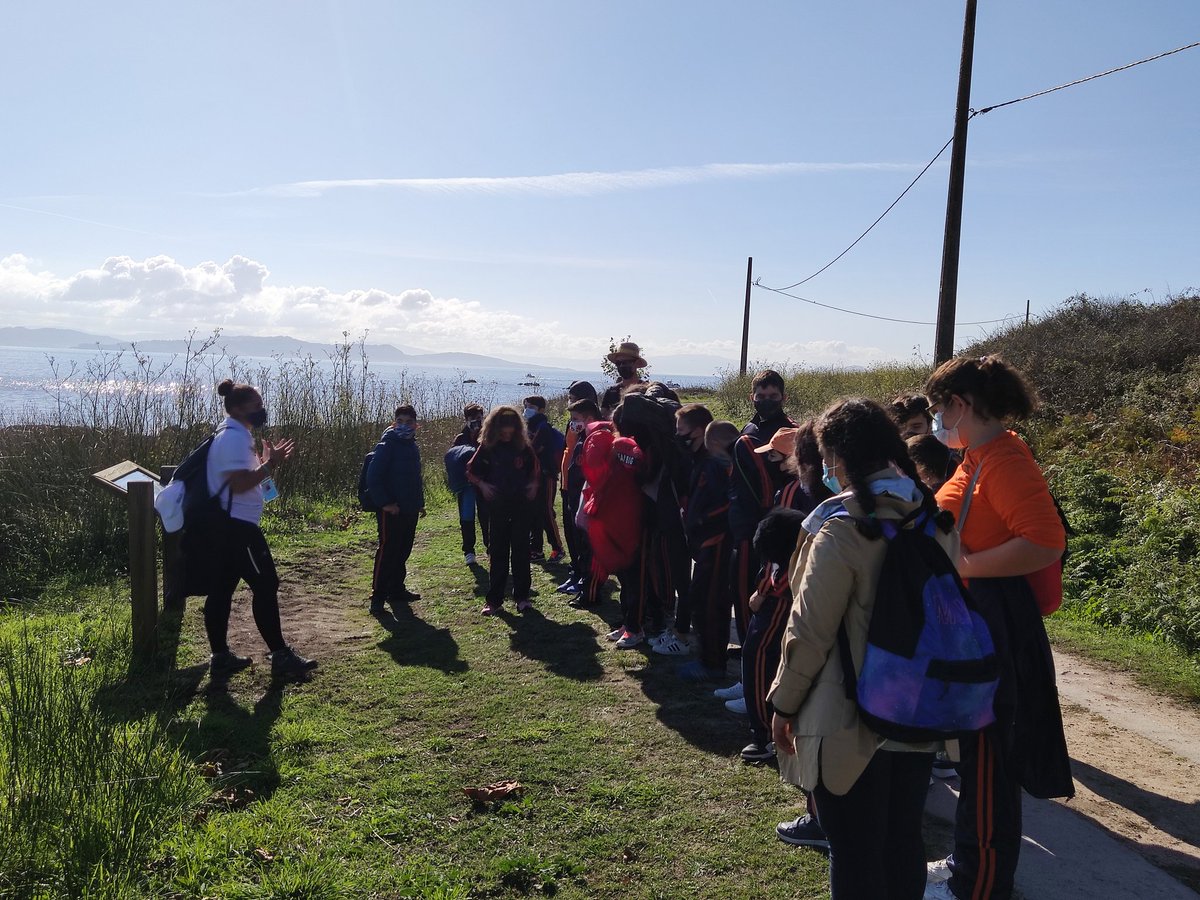 grumetespleamar's tweet photo. ¡Acabamos de llegar al Mirador de Fedorentos de la Illa de Ons! Después de una ruta guiada divulgativa, llegamos a nuestro objetivo. ¡Los Grumetes Sostenibles de @ArviInnovapesca están felices! 😊 

#Ecoseas #ParqueNacionalIllasAtlánticas #GrumetesSostenibles https://t.co/8xZeI9vFwn