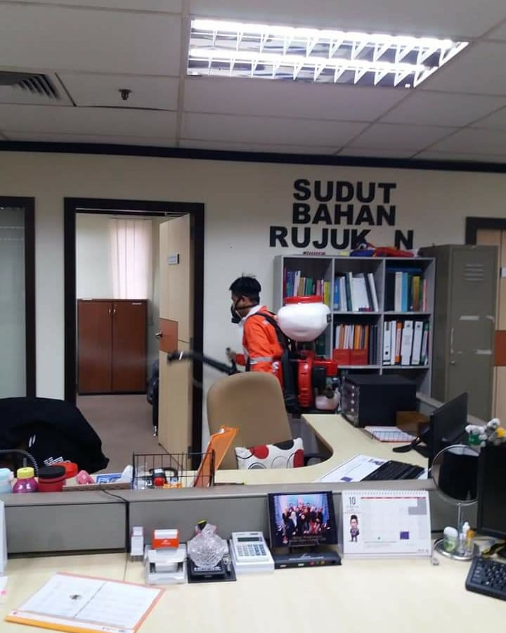 Dewan Bandaraya Kuala Lumpur On Twitter Sembur Sanitasi Basmi Kerja Kerja Nyah Kuman Telah Dilaksanakan Hari Ini Di Keseluruhan Tingkat Di Menara Dbkl 1 Jalan Raja Laut Kerja Kerja Ini Telah Disempurnakan Oleh Kakitangan