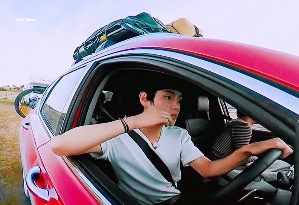 imagine having road trips with him driving in one hand and the other holding ur hand ;))