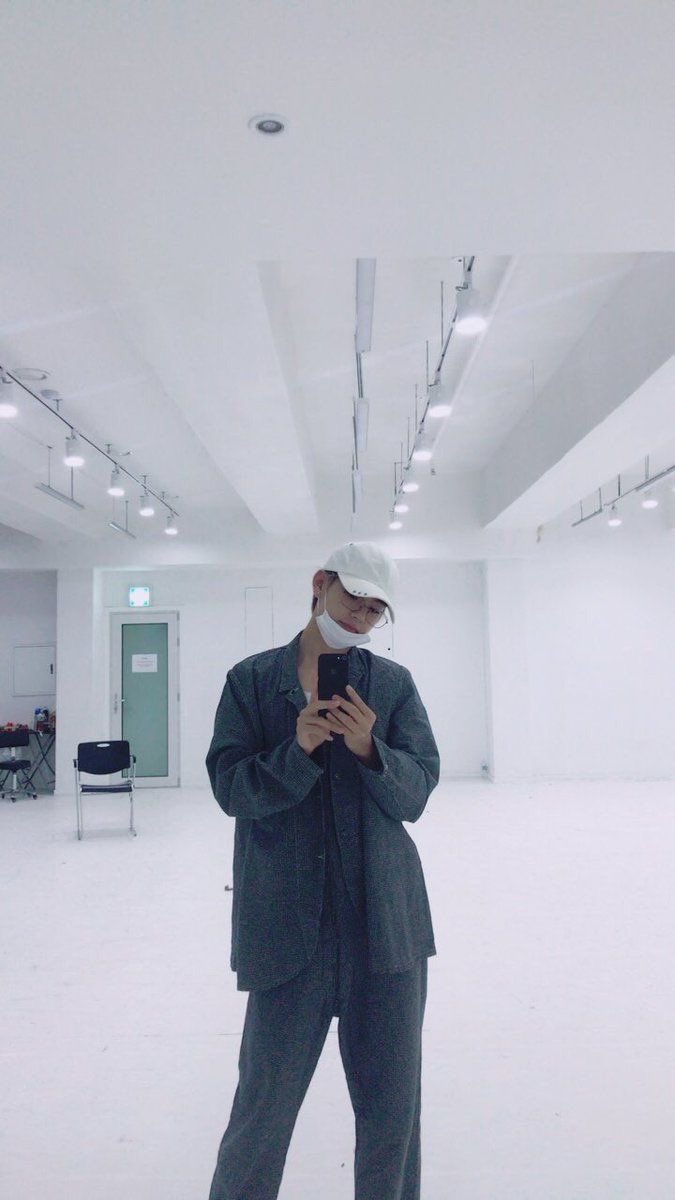 sending u mirror selcas again after practice 