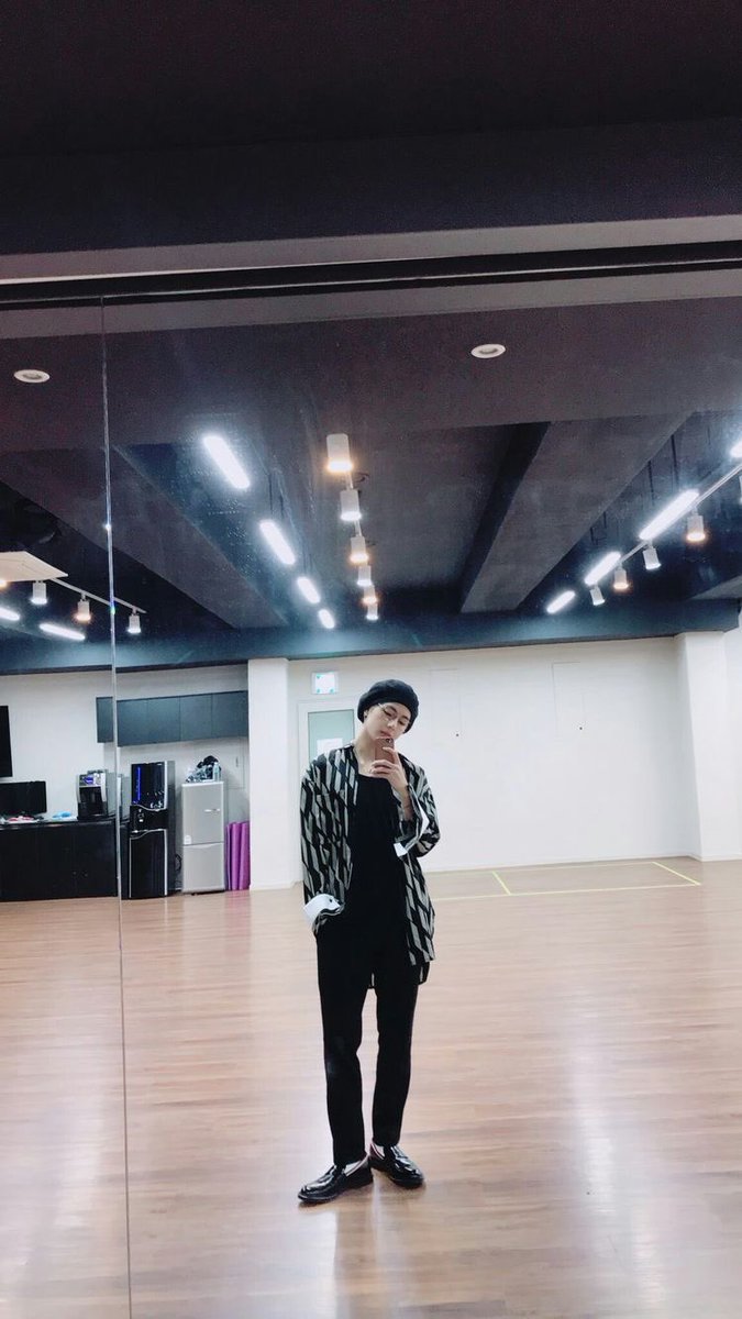 sending u mirror selcas again after practice 