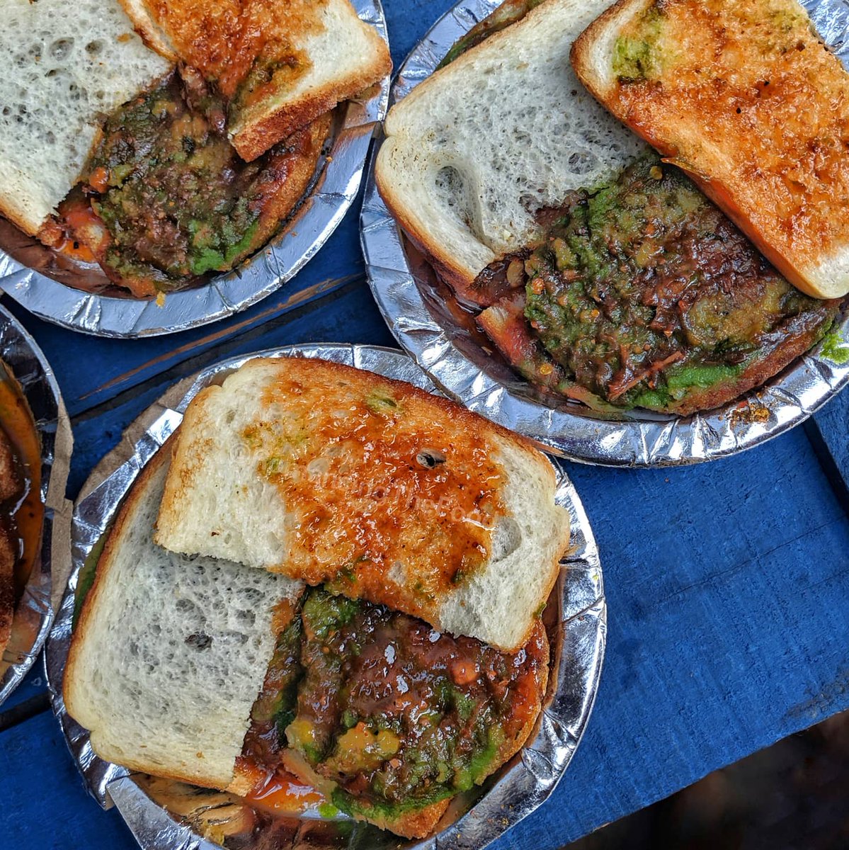 RomancingThFood's tweet photo. Bread Tikki ππ
Tag all the street food lovers! πβ£οΈ
Had this long time back from Jagjit Chat Corner, Sitaram Bazaar! Kaafi mazedaar tha ππ€€
Stay connected for more updates! β€οΈ
#RomancingTheFood #localfood #streetfoodindia #breadtikki #foodie @fasefoodie @TrellApp https://t.co/7AihsNwMdZ
