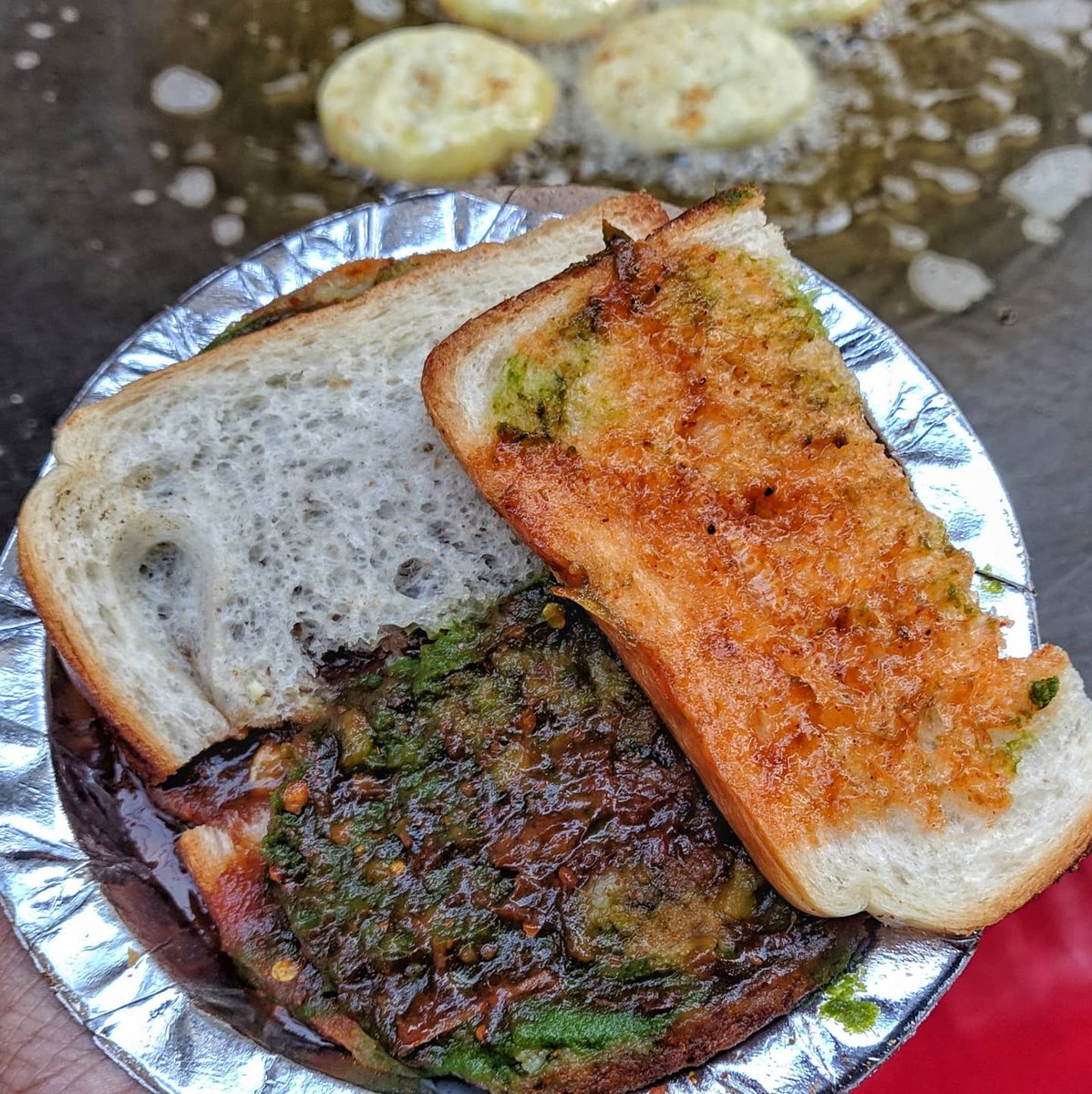 RomancingThFood's tweet photo. Bread Tikki ππ
Tag all the street food lovers! πβ£οΈ
Had this long time back from Jagjit Chat Corner, Sitaram Bazaar! Kaafi mazedaar tha ππ€€
Stay connected for more updates! β€οΈ
#RomancingTheFood #localfood #streetfoodindia #breadtikki #foodie @fasefoodie @TrellApp https://t.co/7AihsNwMdZ