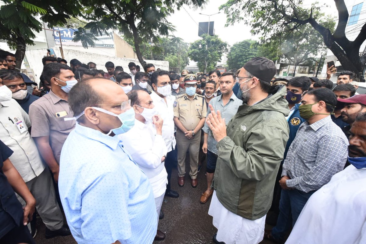 MinisterKTR's tweet photo. Ministers @KTRTRS and @mahmoodalitrs interacted with the citizens in flood-hit localities of Old City along with Hyderabad MP @asadowaisi MLAs Akbaruddin Owaisi, Syed Ahmed Pasha Quadri, Chief Secretary Somesh Kumar, @TelanganaDGP Mahender Reddy and other officials were present https://t.co/8jAEXfF1vj