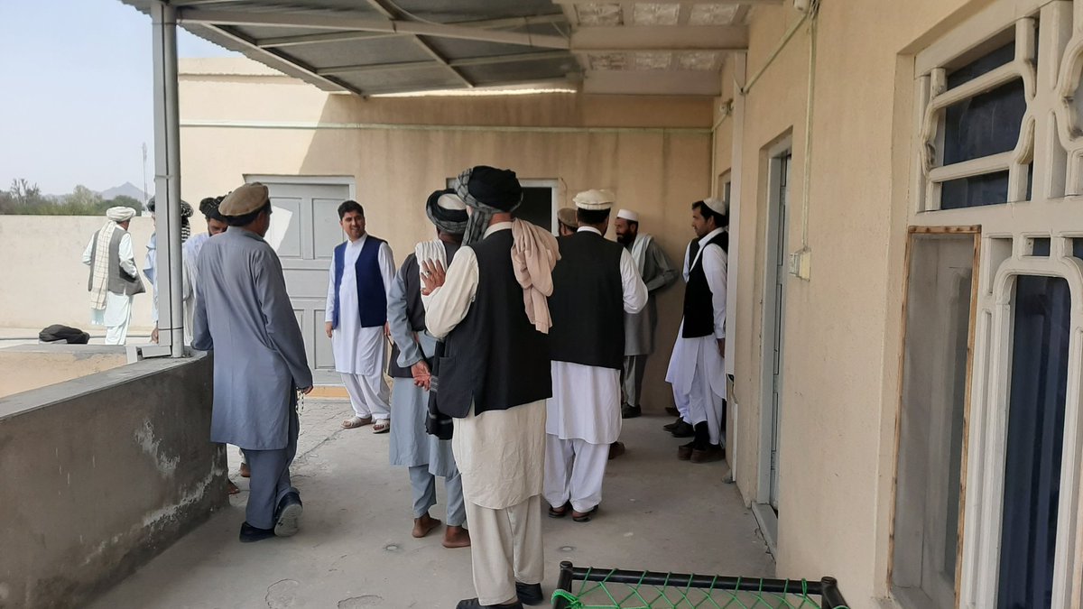 SabaryKhan's tweet photo. راځﺉ چې د خپلو کړنو او خدمتونو قضاوت ولسونو ته پریږدو؛ ځکه ولس داسې هنداره ده، چې هر څوک ځان پکې لېدای شي!!!

#ولس او خاورې ته ژمن او په سپيڅلې اراده مخ پر وړاندېځوو!!! https://t.co/7aQE6reBQ0