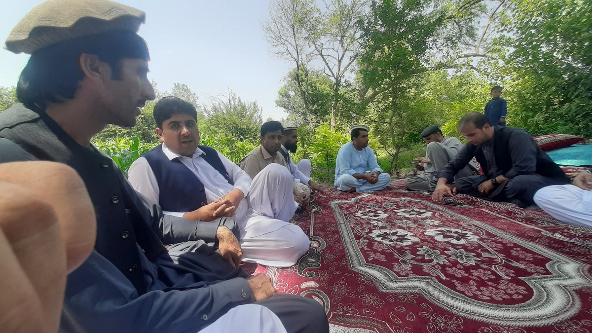 SabaryKhan's tweet photo. راځﺉ چې د خپلو کړنو او خدمتونو قضاوت ولسونو ته پریږدو؛ ځکه ولس داسې هنداره ده، چې هر څوک ځان پکې لېدای شي!!!

#ولس او خاورې ته ژمن او په سپيڅلې اراده مخ پر وړاندېځوو!!! https://t.co/7aQE6reBQ0
