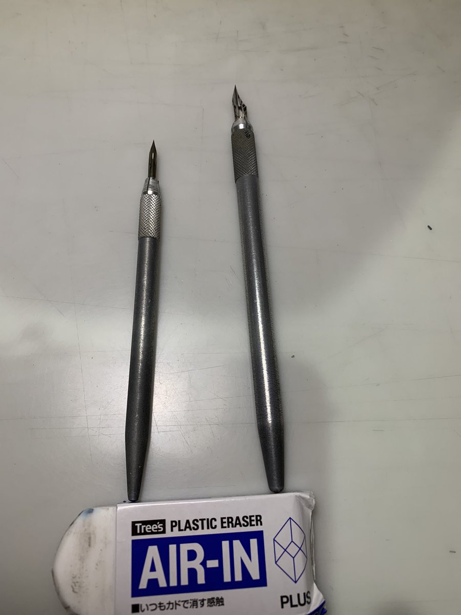 ペン軸はこだわりますね。 私はマクソンの金属の軸。 重たいペンが好き