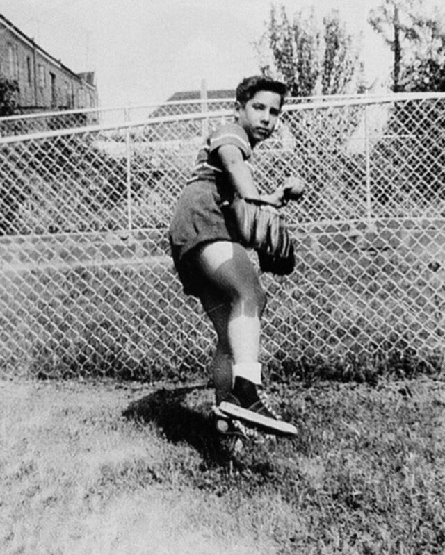 Happy birthday Paul Simon. Baseball\s loss is music\s gain. 